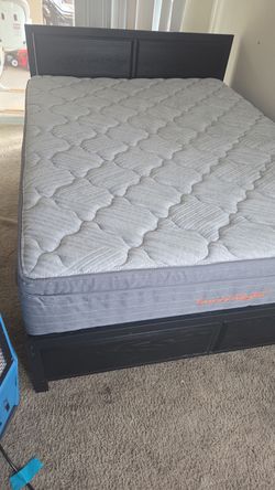 1 year old mattress $100