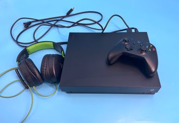 XBOX ONE X  Gaming Console 1 TB - Black