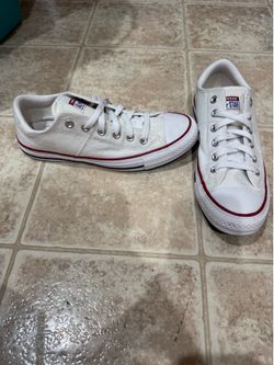 Women’s Converse (8.5)