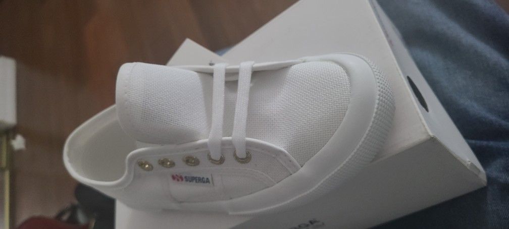 Womens Size 6 SUPERAGA