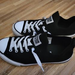 BIG GIRL'S 5.5 CHUCK TAYLOR'S CONVERSE GYM SHORS