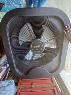 2025 Broadair 2.5 Ton AC Condenser Unit (Model BC30-14A-1B) LIGHTLY USED