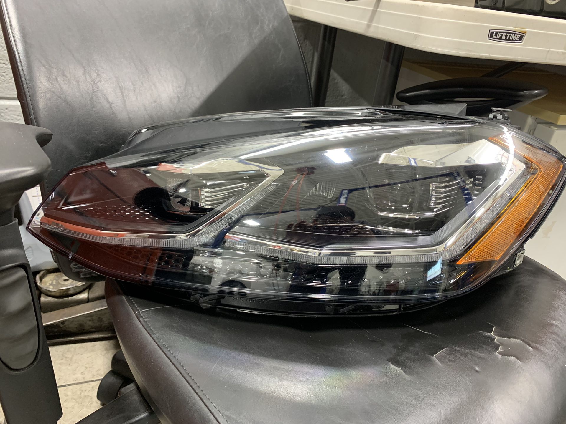 2019 golf r passenger headlight assembly