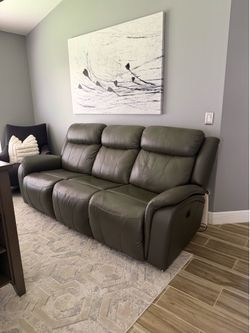 Couch 4 Sale!