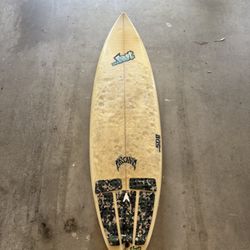Lost mayhem Surfboard 5 ‘10 With Bag