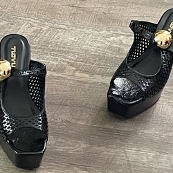 NOVA Black Patent Platform Wedge Sandals Size 8 – Gold Accent Statement Heels