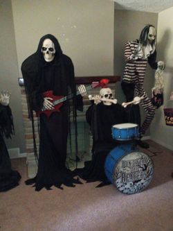 Halloween Lowe's reaper band duo animatronic