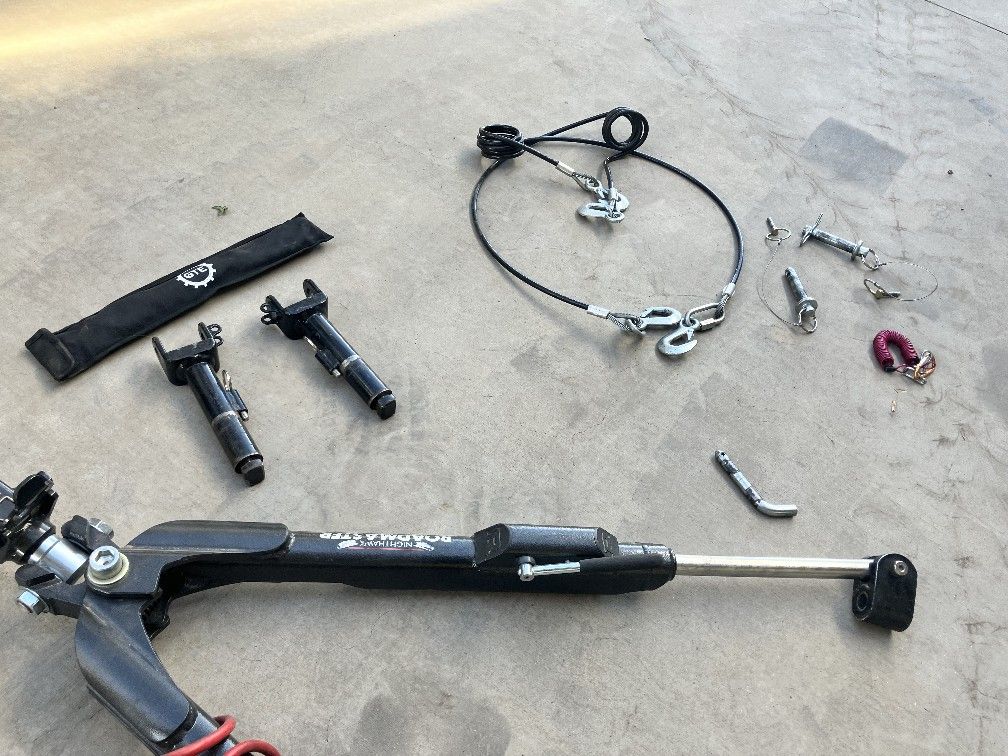 ROADMASTER NIGHTHAWK TOW BAR-LIKE NEW