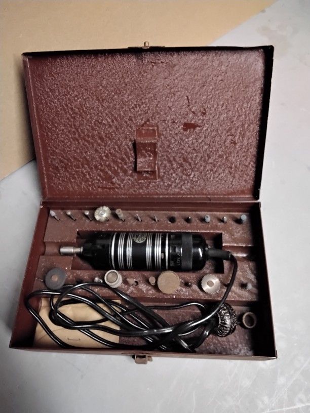 Vintage "DREMEL" 1930's Chicago Wheel & Mfg Co HANDEE Rotary Tool with CASE & BITS