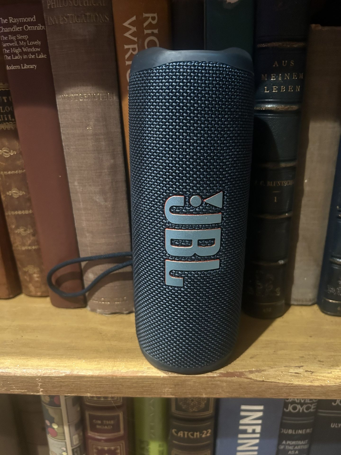 Barely Use JBL speaker Works Perfect Bluetooth Flip6