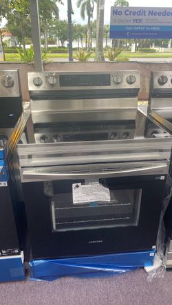 Samsung 6.3 cu. Ft. Smart Freestanding Electric Range with Steam Clean