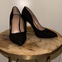 Black Triangle Toe Heels