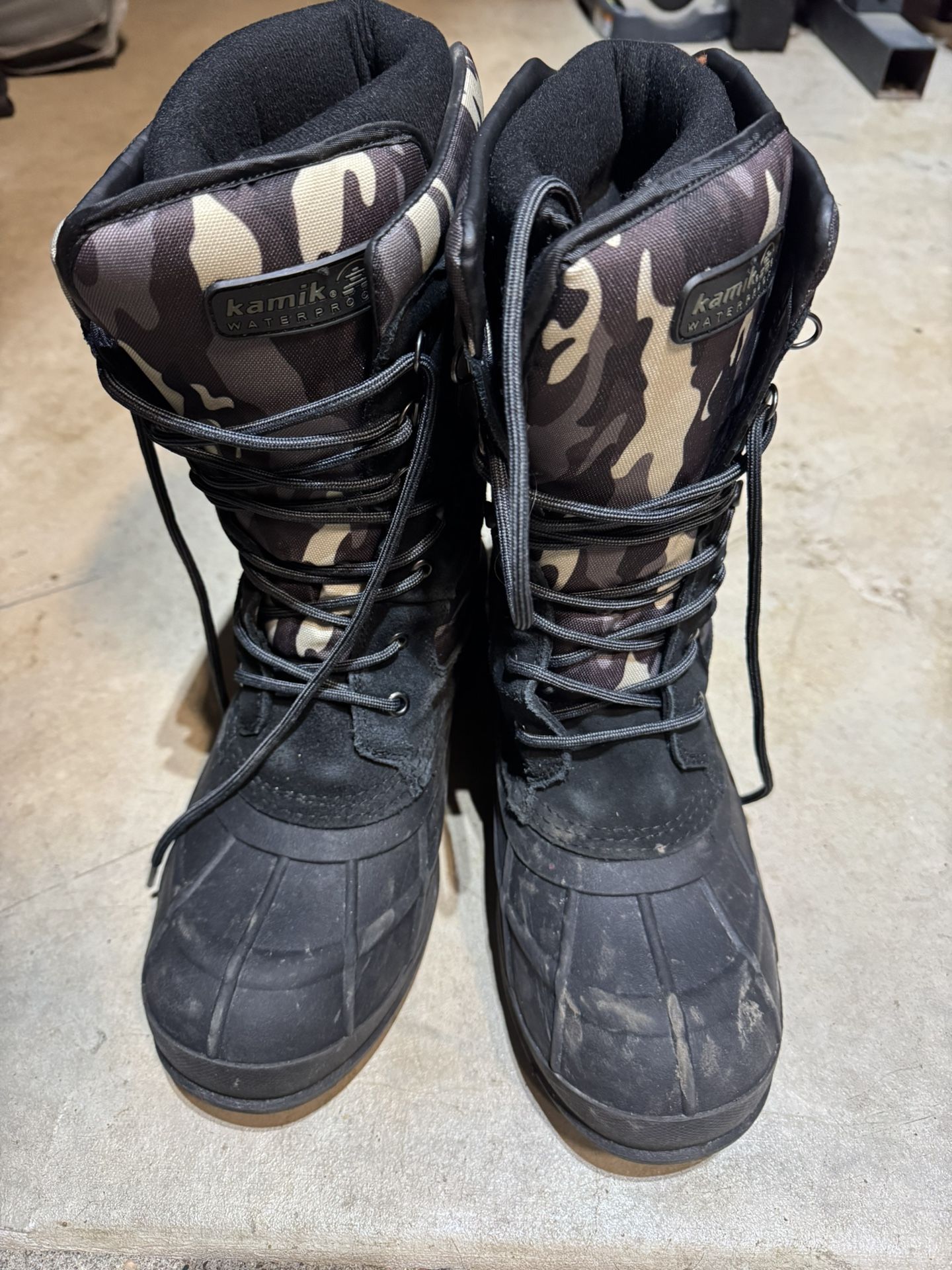 Men’s Lightly Used Snow Boots