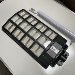 1000 Watts 1512 LED Solar Street Light With Post and Remote