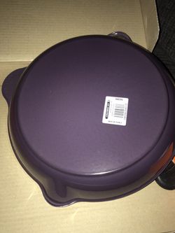 Purple Le Creuset 11 3/4'' Skillet/Frying Pan