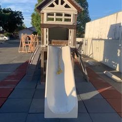 Yard Play House By Suncast