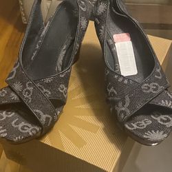 UGG Wedge Heels 7.5 