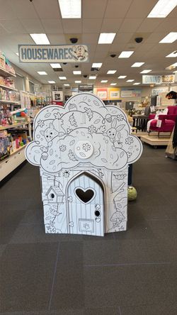 Color-Your-Own Tree House Fort - Mondo Llama