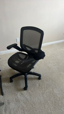 Black Mesh Office Chair with Armrests