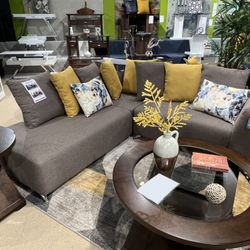 Krefeld Sectional In Grey 