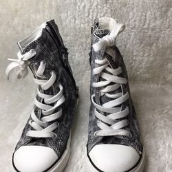 HIGH TOP CONVERSE TODDLER SIZE 10 