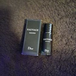 Sauvage De Perfume Dior black and white 30 ml / 1 FL.OZ