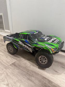 Traxxis Slash