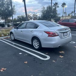 2013 Nissan Altima 4 Cylinder Runs Excellent 