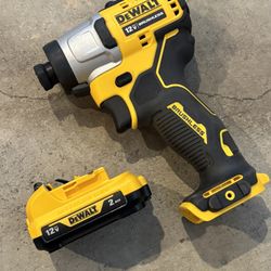 Dewalt Cordless Impact Driver XTREME 12V Max Brushless 1/4 and Battery DCF801