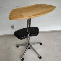 RoomyRoc Mobile Laptop Desk with Adjustable Tabletop and Footrest Black