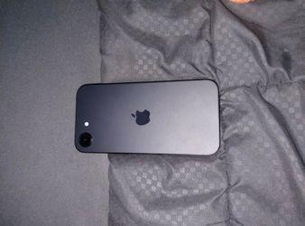 iPhone 16e
