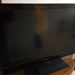 32 Inch TV With Remote Control 