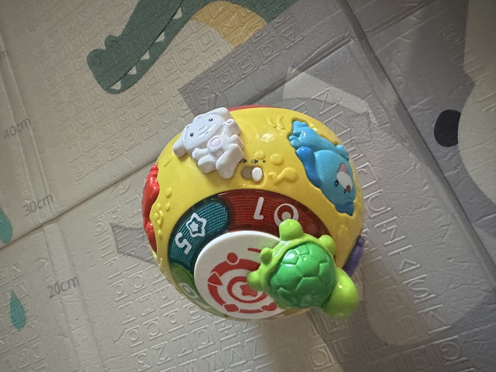 VTech Wiggle and Crawl Ball, Multicolor