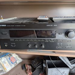 Yamaha RX-V495 stereo receiver