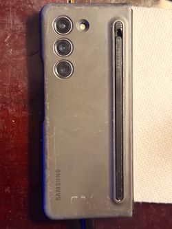 Samsung fold 5 back cover and pen