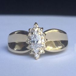14K Yellow Gold .37CT Marquise & Round Diamond Engagement Ring SI1 G / SI1 H, 4.8 Grams, Sizable 7.75
