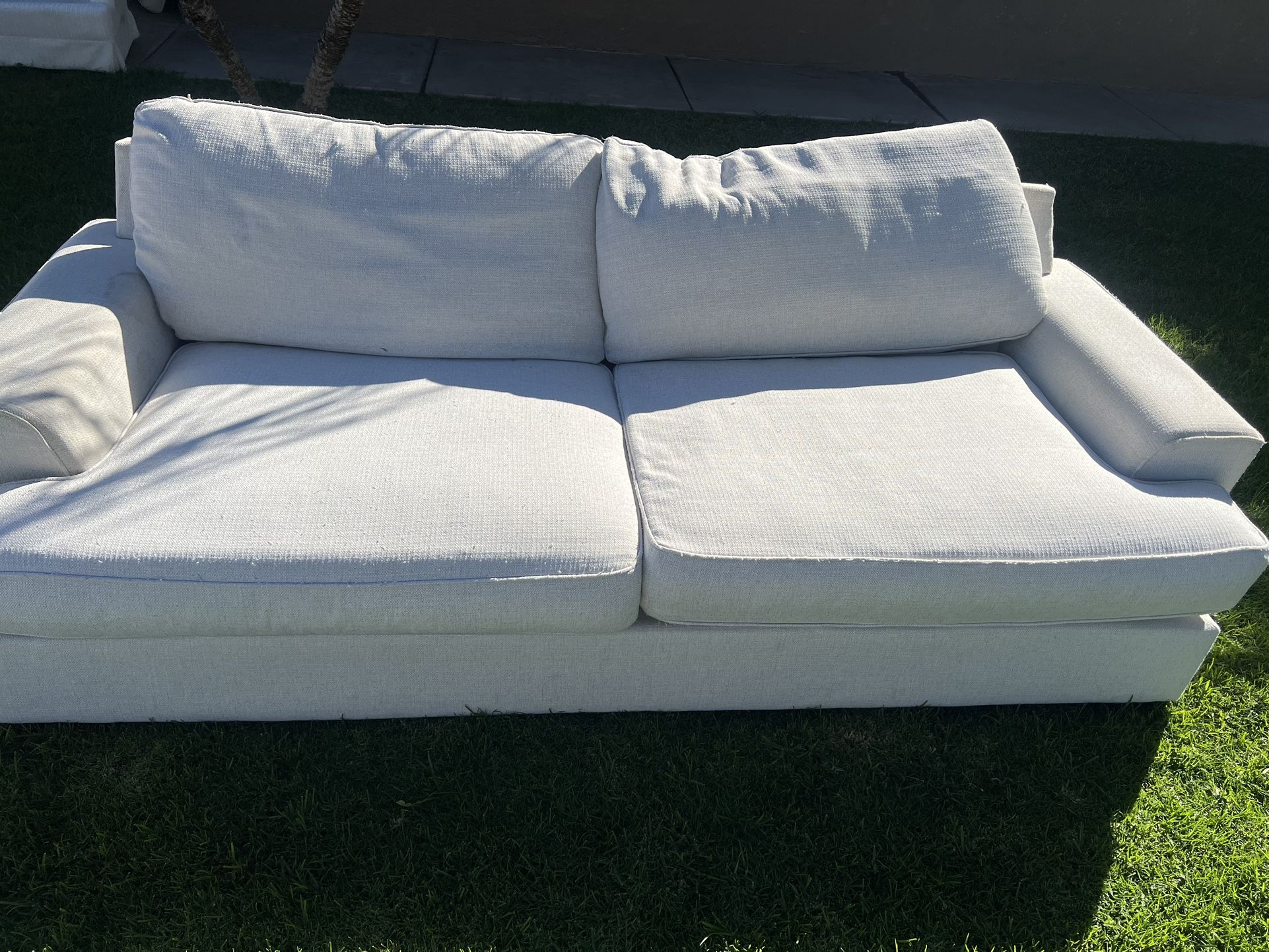 2 Couches 100 Each