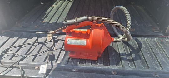 Rigid auto spin drain cleaner