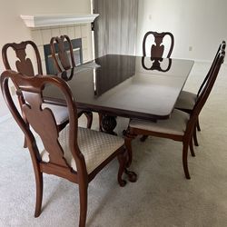 Dining Table 8 chairs
