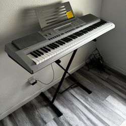 Piano Keyboard !! Electronic. 