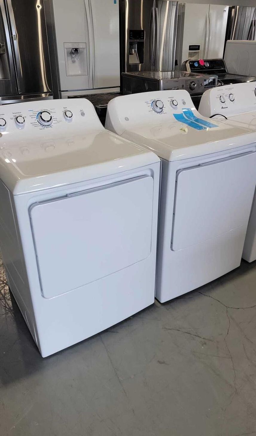 GE Washer and Dryer Set Electric White Large Capacity