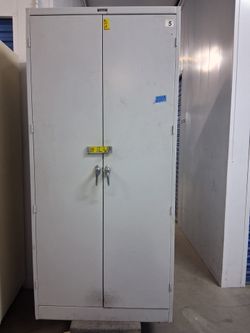 36x24 x 78 solid metal storage cabinet With adjustable shelves