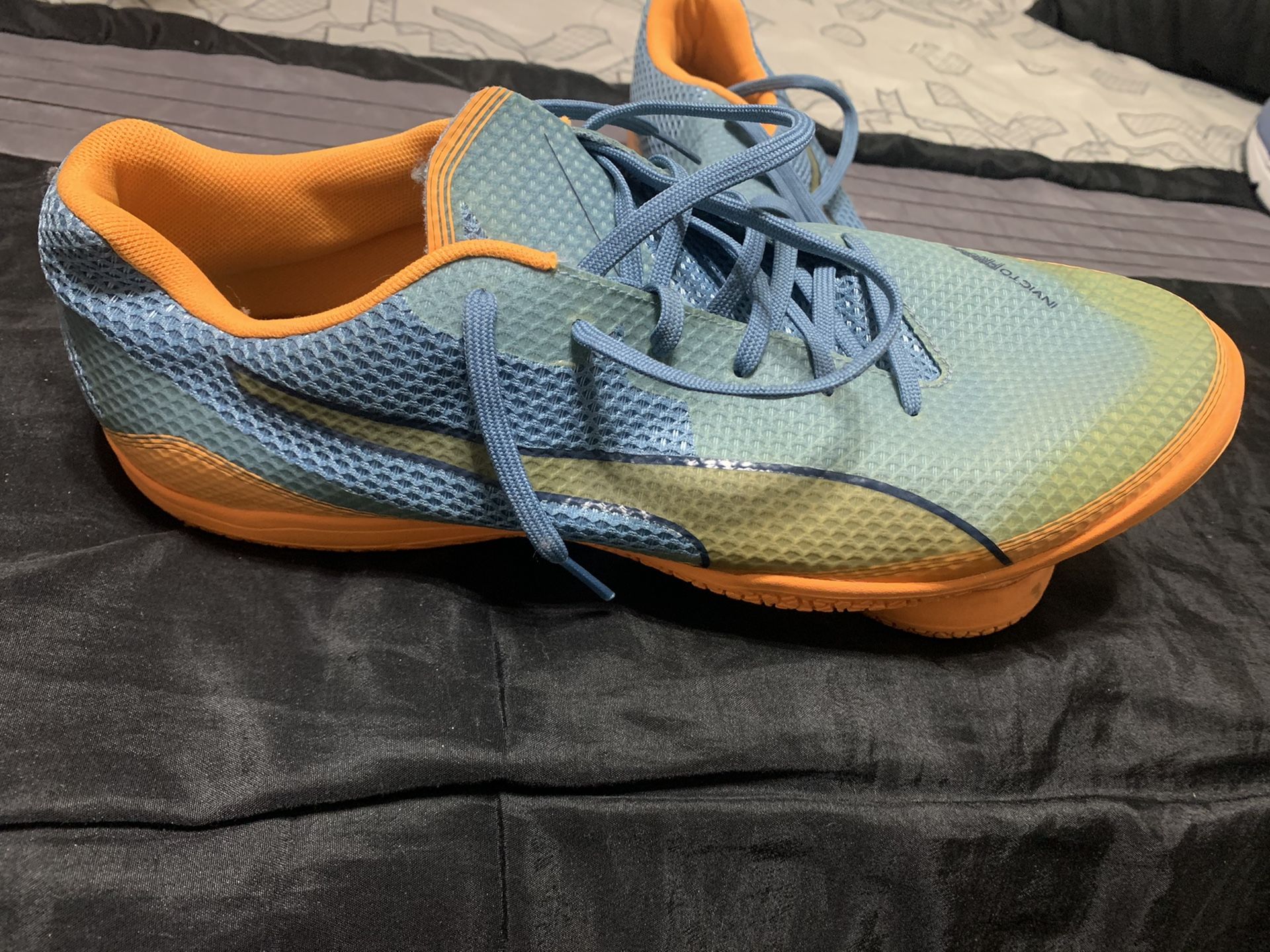 Puma indoor soccer shoes size 12