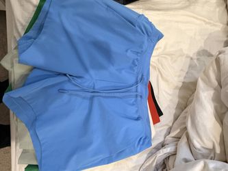 Lululemon liner less 5’ Medium men shorts 