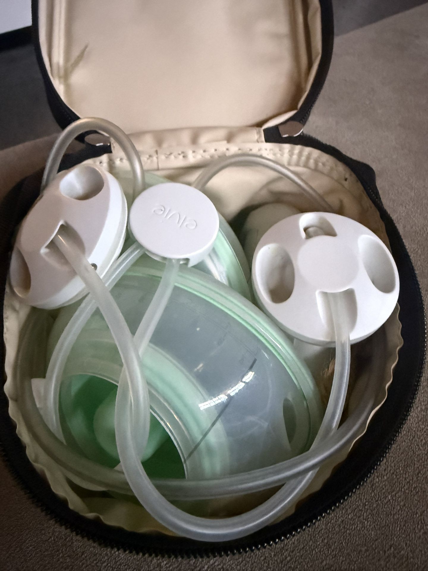 Breastfeeding Pumps And bottles