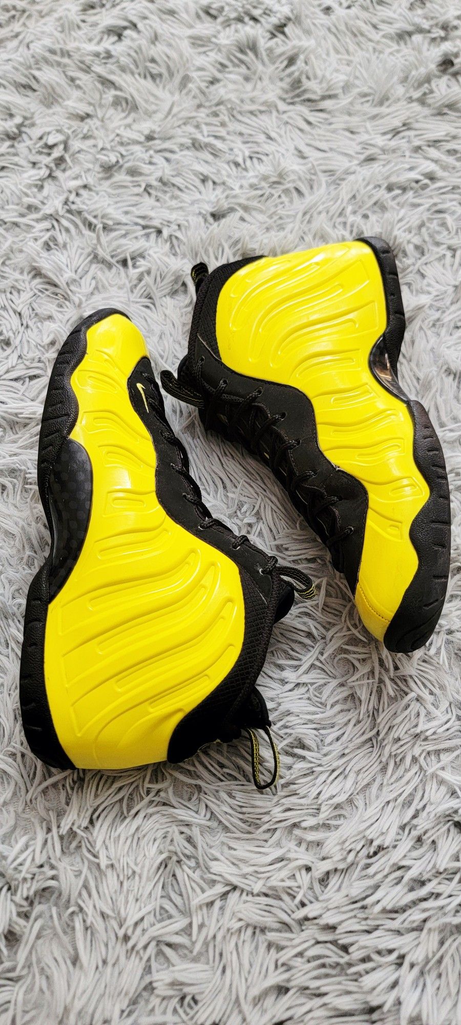 Size 6.5Y Nike Air Foamposite One GS Wu Tang Yellow Black 644791-701.