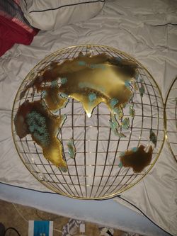 World 🌎