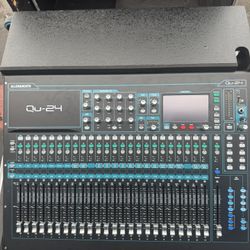 Allen & Heath QU-24 24 Channel mixer