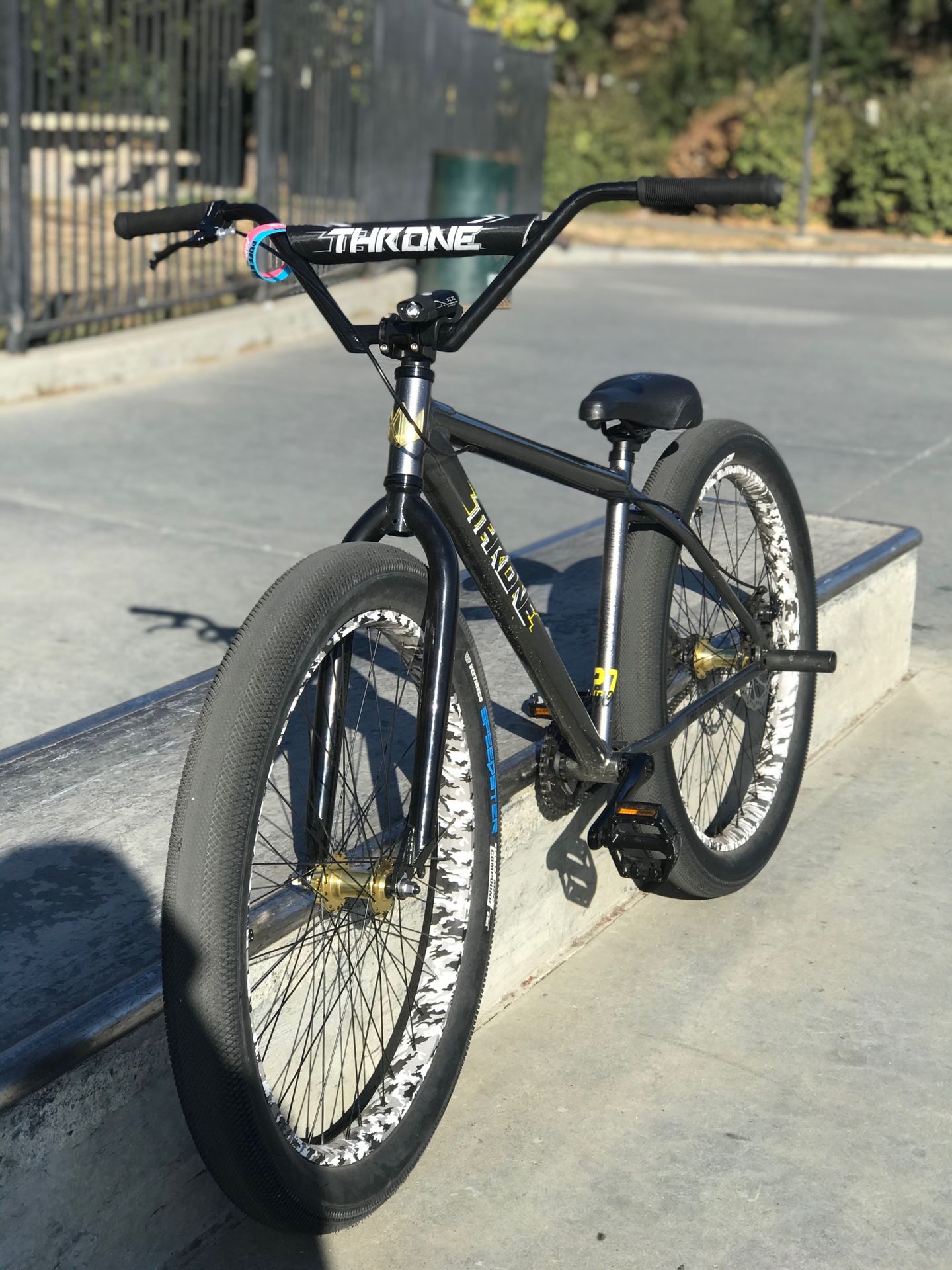 Throne Goon XL 27.5 Metal Combat for Sale in Fremont CA OfferUp