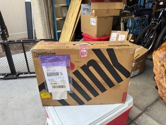 Lenovo ThinkVision Monitor in Box